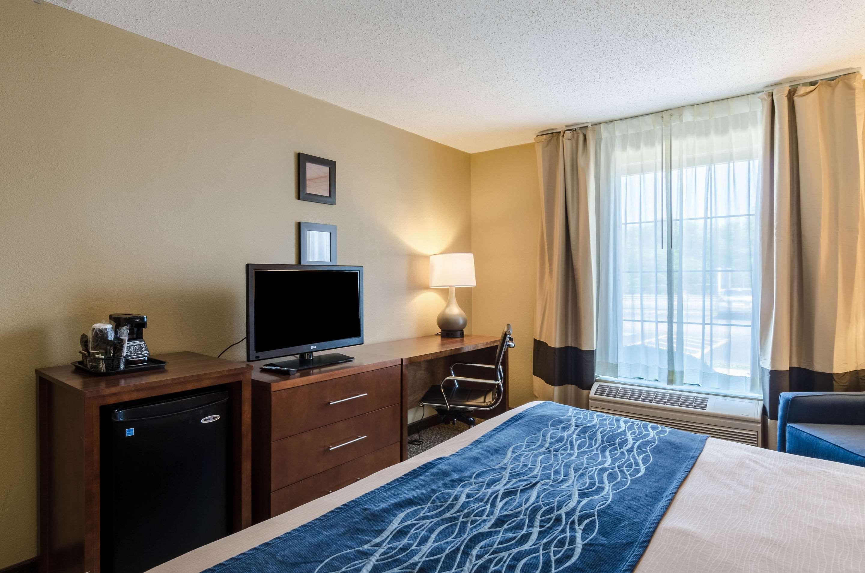 Comfort Inn Randolph-Boston Exterior photo