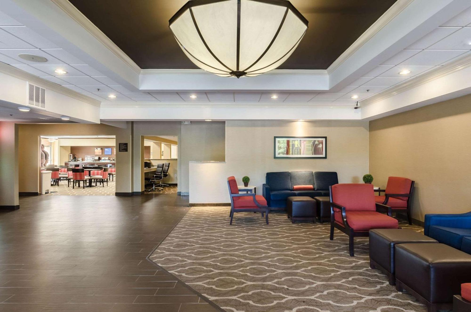 Comfort Inn Randolph-Boston Exterior photo
