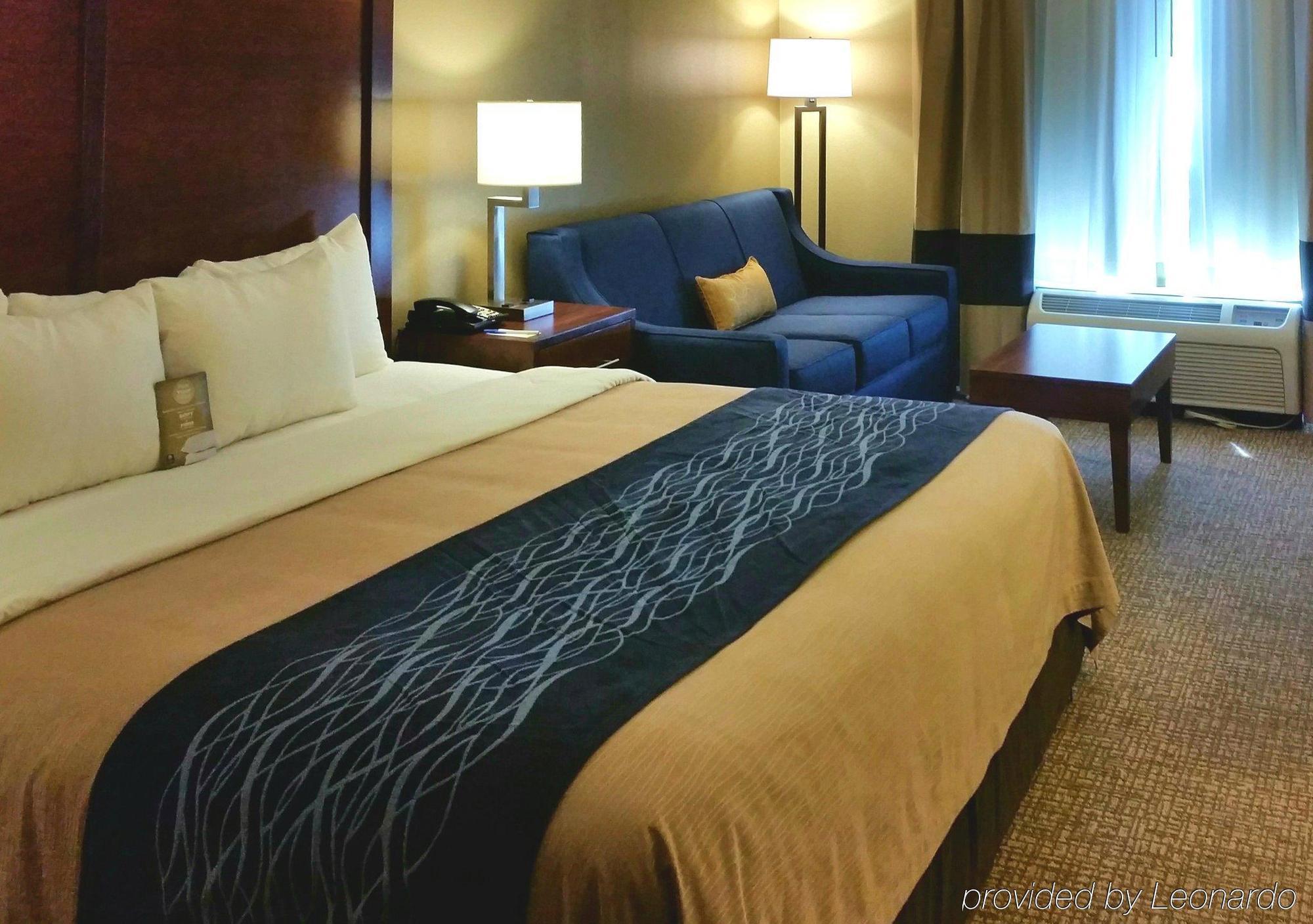 Comfort Inn Randolph-Boston Exterior photo